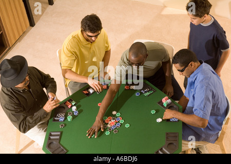 Ritratto di uomini il gioco d'azzardo Foto Stock