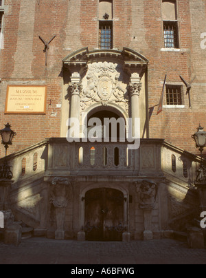 Portale d'accesso alla ratusz (municipio), Dlugi Targ (Mercato Lungo), Gdansk, Pomerania, Polonia. Foto Stock