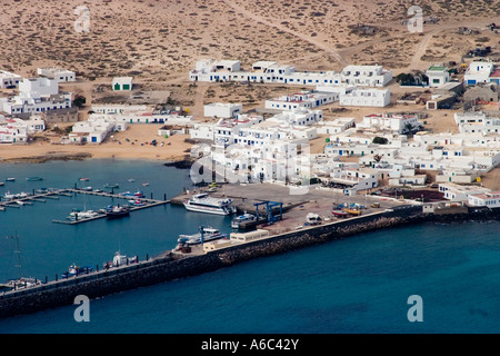 Lanzarote Isla de la Graciosa Caleta de Sebo dal Mirador del Rio Foto Stock