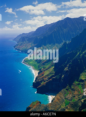 Costa Napali Kauai Hawaii vista aerea delle spiagge e scogliere di pali e costa da tour in elicottero Foto Stock