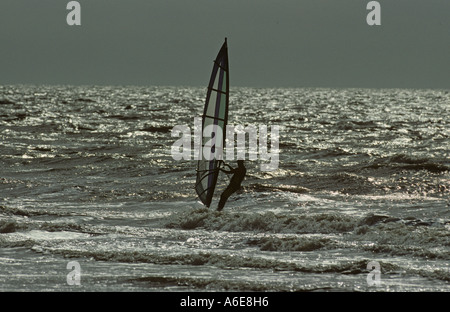 Wind Surf nel lavaggio NORFOLK REGNO UNITO Estate Foto Stock