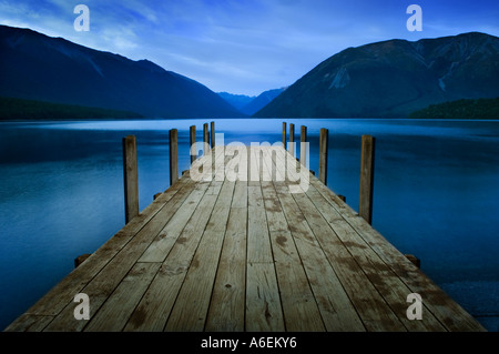 Pontile Lago Rotoiti vicino a St Arnaud Nelson distretto dei laghi di Isola del Sud della Nuova Zelanda Foto Stock