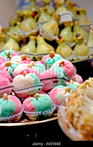 Parigi Francia, negozi, pasticceria algerina, esposizione di cibi etnici del Nord Africa, dettaglio "la Baque de Kenza", negozio di dolci parigi Foto Stock