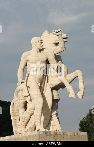Esempio di fascisti architettura a Roma,Italia Foto Stock