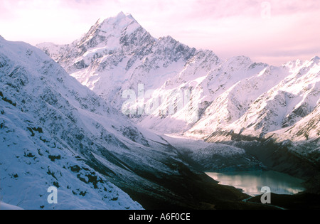 Nuova Zelanda Canterbury MT COOK NATIONAL PARK Mt Cook Aoraki il picco più alto per essere trovato in Australasia a 3755m Foto Stock