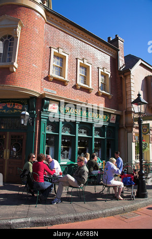 Rose and Crown Pub, sezione inglese di Epcot Center, World Showcase, Disney World, a Orlando, Florida, Stati Uniti d'America Foto Stock