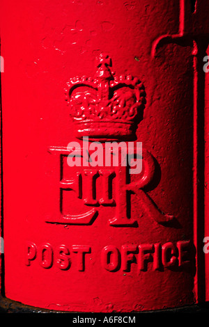 Red post box, Inghilterra Foto Stock