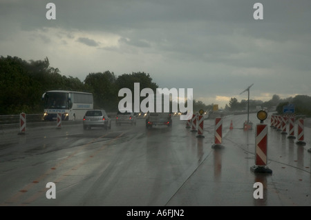 La guida in caso di maltempo sull'autostrada Autobahn A1 da Vienna a Salisburgo, Austria Foto Stock