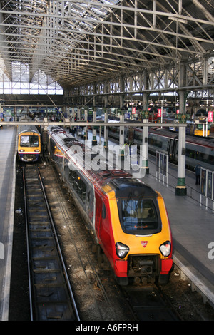 Vergine Voyager a Manchester Piccadilly Station. Foto Stock