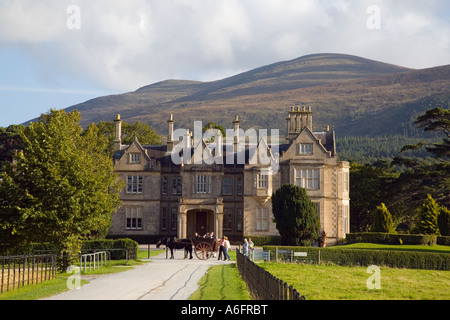 Muckross House ingresso anteriore e passo carraio in Muckross Estate Killarney Co Kerry Eire Foto Stock