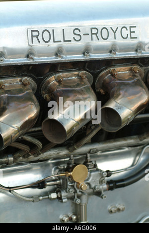 Rolls Royce Merlin aero engine aereo v12 a benzina a combustione interna guerra mondiale due 2 ww2 valvola di scarico coprire la potenza di rumore allo spiedo Foto Stock