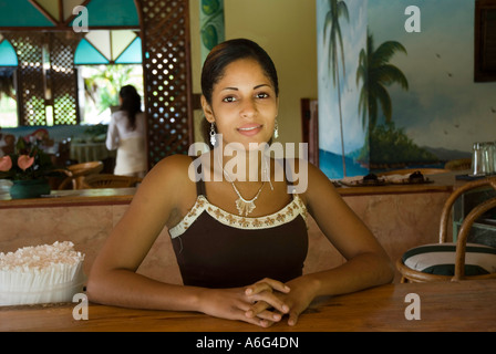 Giovane donna, Sosua, Repubblica Dominicana, 1/07 Foto Stock