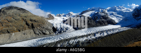 Punto di incontro di Pers e di Morteratsch ghiacciai del Bernina e gamma, Grigioni, Svizzera Foto Stock