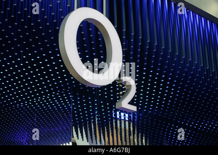 Il logo della rete di telefonia cellulare O2 Foto Stock