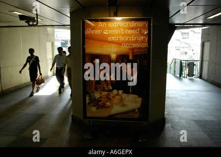 Thailandia, Bangkok Chitlom skytrain station, una rampa di massa basato su sistema di transito. Foto Stock