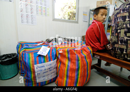 Thailandia, Saraburi, Wat Tham Krabok rifugiati Hmong provenienti dal Laos in campi provvisori di preparare alla vita in noi. Foto Stock