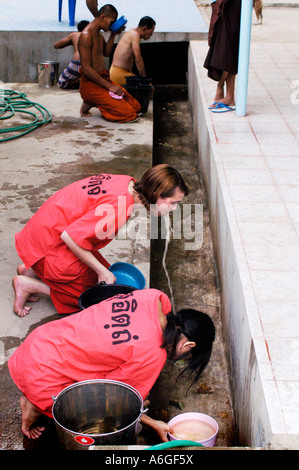 Thailandia, Saraburi Wat Tham Krabok farmaco programma di riabilitazione. Foto Stock