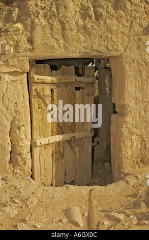 Una porta di casa nella città vecchia di Shaqra un Arabia Saudita Foto Stock