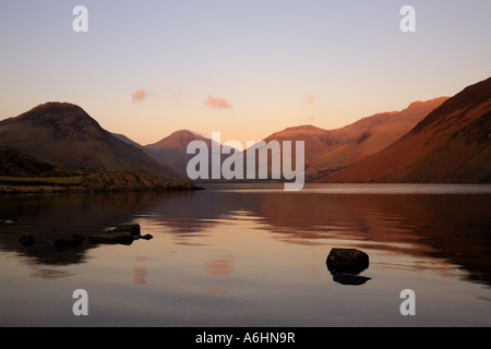 E Wastwater Wasdale testa nel Lake District inglese Foto Stock