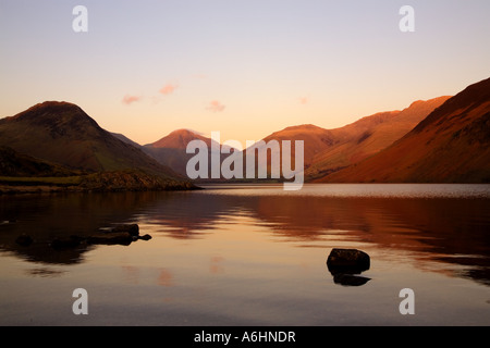 E Wastwater Wasdale testa nel Lake District inglese Foto Stock