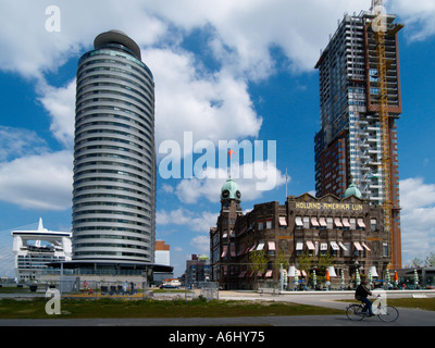 Kop van Zuid area in Rotterdam Paesi Bassi con la storica Holland America Line office che è ora Hotel New York Foto Stock