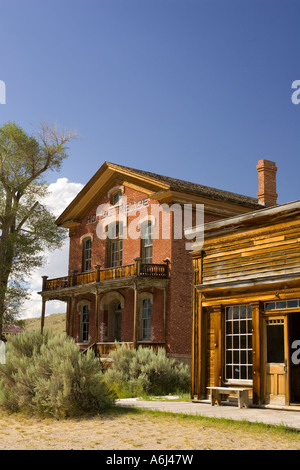 BANNACK MONTANA USA città fantasma in oro vecchio insediamento minerario Bannack membro Park Hotel Meade sinistra Skinners E VERS 3 VOLUMI Foto Stock