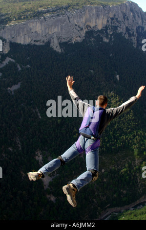 Basejumper nelle Alpi francesi, Francia Foto Stock