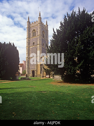 La torre cuspidata della chiesa di Santa Maria in Dedham e compare in molti dei dipinti di John Constable Foto Stock