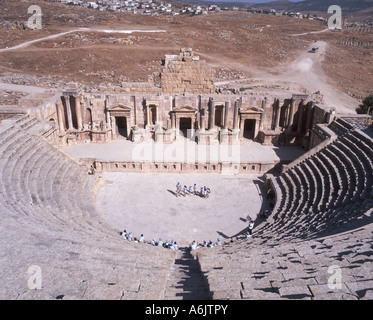 Gruppo scolastico per bambini, South Theatre Amphitheatre, Jerash, Irbid, Regno di Giordania Foto Stock