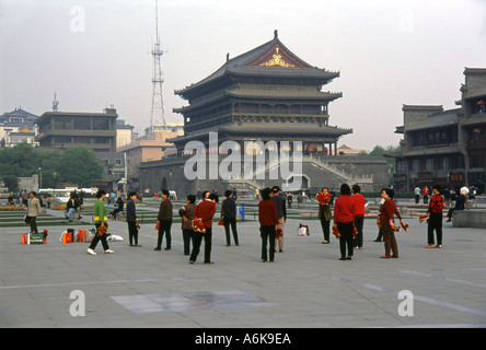 La Torre del Tamburo tamburo crepuscolo Xi'an Xian grande antica capitale della Cina cinese di Shaanxi Asia Asia asiatica Foto Stock