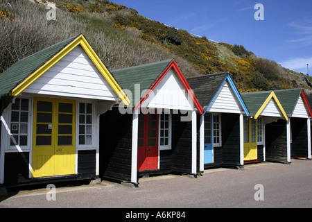 Cabine sulla spiaggia, sul lungomare di Bournemouth Dorset, Inghilterra, Regno Unito. Foto Stock