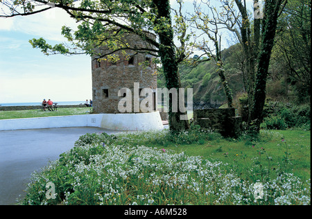 Xviii secolo scappatoia torre a Fermain Bay che è anche noto come il pepe piatto Foto Stock