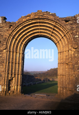 Strata Florida abbazia romanica rovina Norman arco arrotondato vicino Pontrhydfendigaid Ceredigion Mid Wales UK Foto Stock