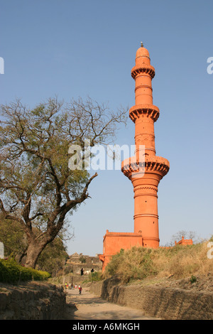 Chand Minar la seconda più grande minareto in India è di Daulatabad (Deogiri)Fort nei pressi di Aurangabad sul Deccan Plateau Maharashtra Foto Stock