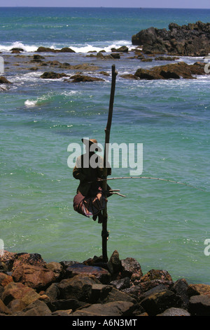 Stilt pescatori fisherman Ahangama Sri Lanka Foto Stock