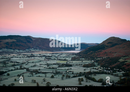 Rosa alba da Latrigg affacciato sul lago di Bassenthwaite Foto Stock