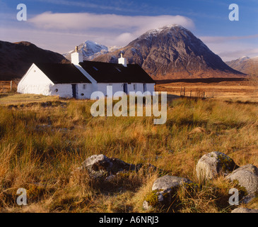 La Scozia, Highland, Lochaber, Buachaille Etive Mor e Blackrock Cottage Foto Stock