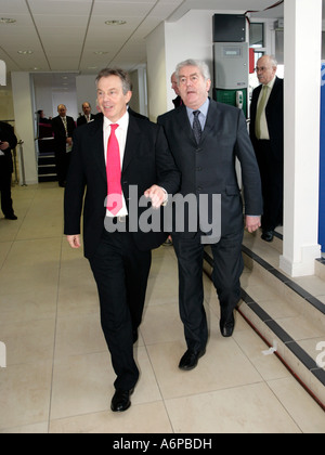 Ex primo ministro britannico Tony Blair con il Primo Ministro per il Galles Rhodri Morgan Foto Stock