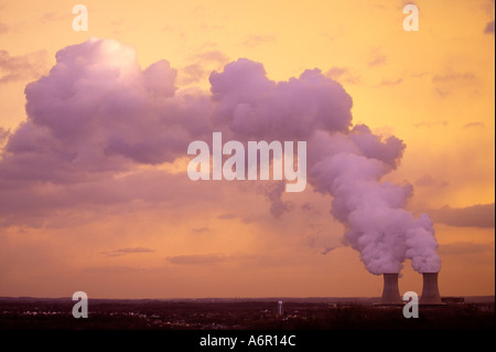 Vista delle torri di raffreddamento della centrale nucleare di Limerick stazione di generazione a Limerick Township Montgomery County Pennsylvania Foto Stock