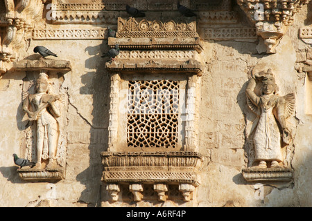 Il terremoto del 2001 danneggiato Darbargadh Palace complesso ospita Aina Mahal (XVIII secolo il palazzo reale) Foto Stock