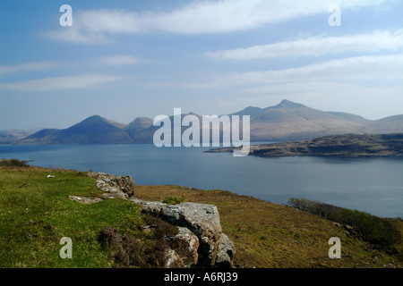 Ben più munro visto da una croce Loch na Keal Isle of Mull Ebridi Interne di viaggio isola di Scozia Isola Argyll and Bute Foto Stock