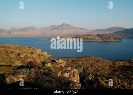Ben più munro visto da una croce Loch na Keal Isle of Mull Ebridi Interne di viaggio isola di Scozia Isola Argyll and Bute Foto Stock