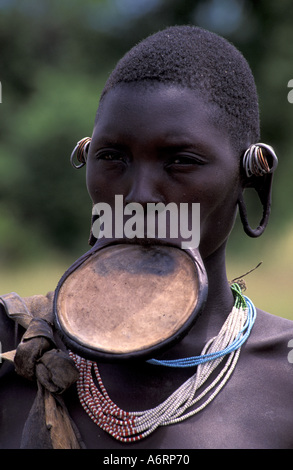 Africa, Etiopia, Murle Regione, Surma Tribesmen, piastra a labbro Foto Stock