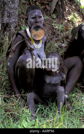 Africa, Etiopia, Murle Regione, tribù Surma Foto Stock