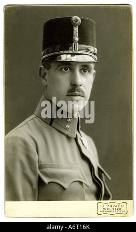 Militare, Austria-Ungheria, uniformi, ufficiali, Primo tenente, fotografia di J. Popiel, Vienna circa 1910, Foto Stock