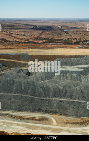 Aprire il taglio della miniera di carbone di antenna Queensland Australia Foto Stock