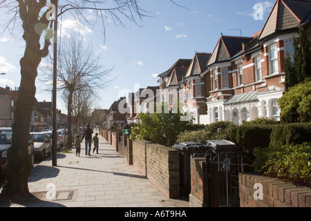 Station Road, Chingford Village, North Chingford, London Borough of Waltham Forest, Londra GB Foto Stock