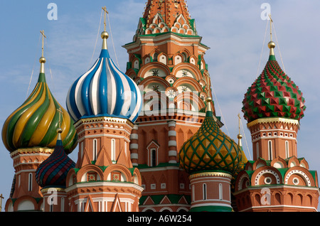 Cupole a cipolla e guglie a St basilici Cattedrale in Piazza Rossa Mosca Russia Foto Stock