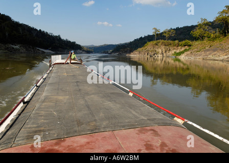 Il motoscafo sul fiume Irrawaddy, Myanmar Foto Stock