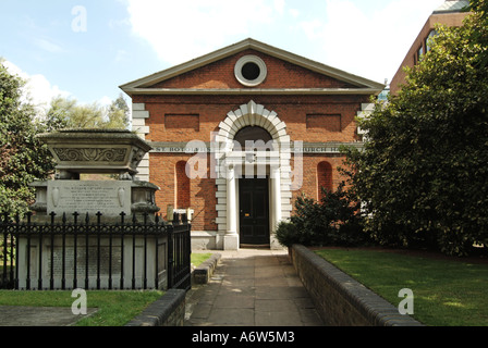 Bishopsgate area di Londra St Botolph sala della chiesa con grande camera di sepoltura Foto Stock